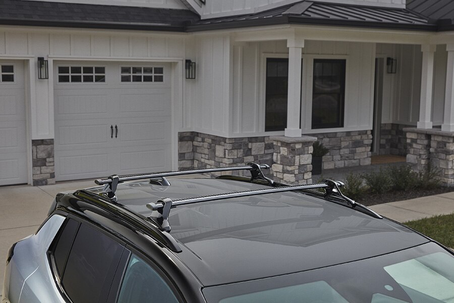 Barras de techo para instalar concha portaequipaje y viajar en tu Chevrolet Equinox EV SUV eléctrica deportiva