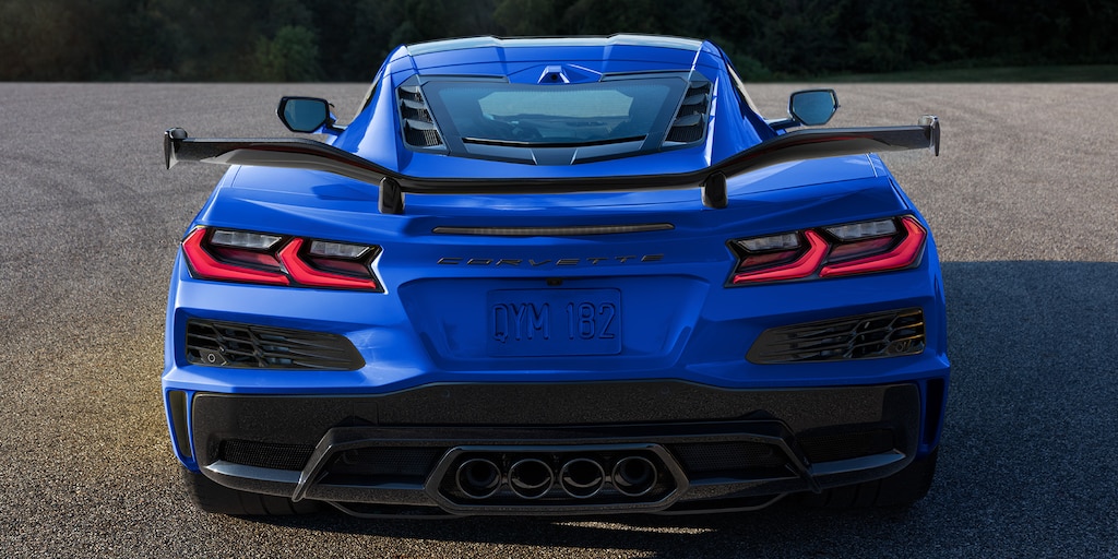 Chevrolet Corvette Z06 2024 Sistema de escapes de 4 puntas con válvulas independientes de alto desempeño