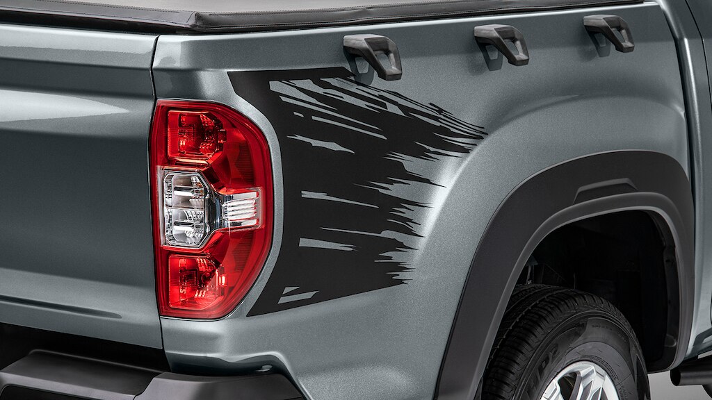 Calcomanía de caja es parte del kit adventure para Chevrolet S10 Max 2024, camioneta pickup 4 cilindros